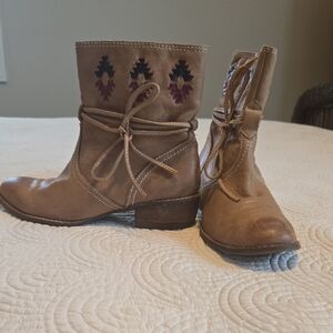 Kensie Brown Ankle Boots with Patterned Design